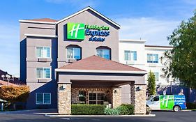 Holiday Inn Express & Suites Oakland - Airport By Ihg